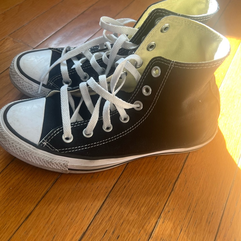Black converse high top size 7 (women)